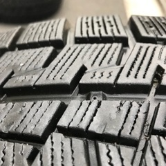 スタッドレスタイヤ215/60R16ホイール付き譲ります