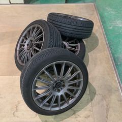 17インチホイール　タイヤ付き　溝あり