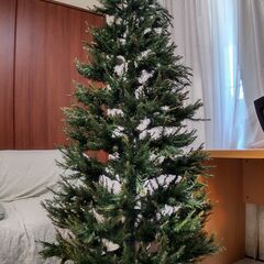 クリスマスツリー　高さ180cm  幅80~70cm　飾りオーナ...