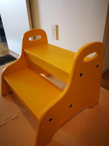 踏み台ikea イケア Trogen トローゲン 子供用ステップスツール イエロー さとぼう0301 岡町のキッズ用品 ベッド 家具 の中古あげます 譲ります ジモティーで不用品の処分