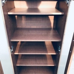 902番 カデル✨cadeal ✨スライドガラス　キャビネット・食器棚  