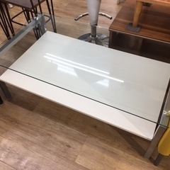 ニトリのガラス製ローテーブルです。【トレファク東大阪店】