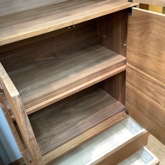 無印良品　ハイキャビネット　2枚扉・引き出し付　ダークブラウン　ガタ付き有　509