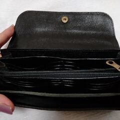 決まりました】最終超値下げキレイめ IL BISONTE 長財布