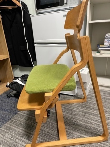 アップライトチェア　木の椅子
