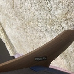 【リサイクルサービス八光　田上店　配達・設置OK】カリモク家具　国産家具　長椅子　ZU4953 木部/ウォールナットナチュラル　本革(リーベル)張