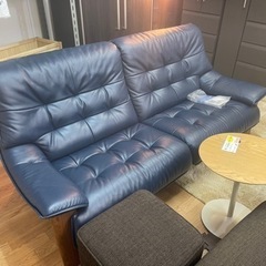 【リサイクルサービス八光　田上店　配達・設置OK】カリモク家具　国産家具　長椅子　ZU4953 木部/ウォールナットナチュラル　本革(リーベル)張