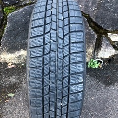 ほぼ新品スタッドレスタイヤホイール付