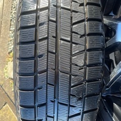 スッタドレス　タイヤ　ホイール　ワンシーズンのみ使用　