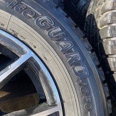 スッタドレス　タイヤ　ホイール　ワンシーズンのみ使用　