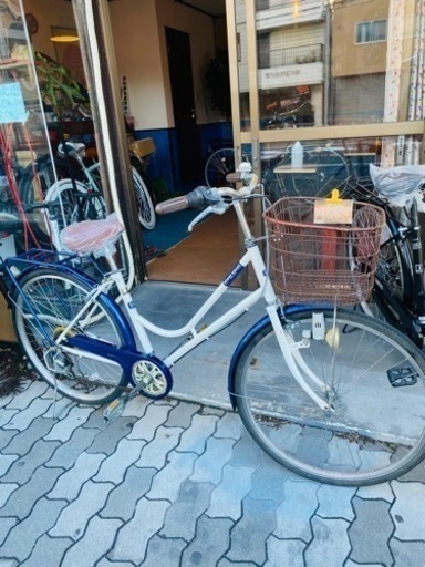 6段変速のオシャレな中古自転車。音鳴りしにくいローラーブレーキ付き。6980円＋当店消費税5%＋登録料