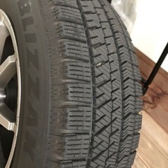スタッドレスタイヤ　ヴェルファイア・アルファード用