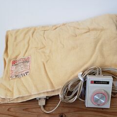 50年ほど前？　ナショナル製　電気毛布　敷布団ぐらいのサイズです。