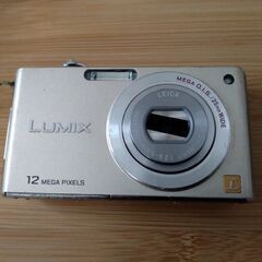 【ジャンク品】デジタルカメラ LUMIX  DMC-FX40