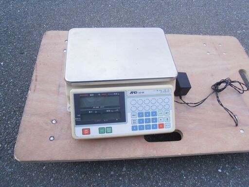 ☆中古品 エーアンド・デイ デジタル料金はかり SQ-6K D075-1号 2011年製 ひょう量：3/6㎏ 動作問題なし☆