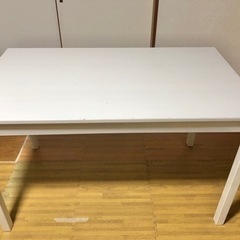 IKEA 120cm幅ダイニングテーブル