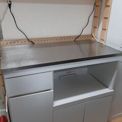 【値下げ済】キッチンキャビネット(収納付き) 木製の可動棚 セット