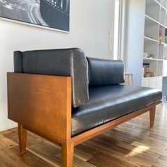 【2021年12月18日店頭購入、ほぼ新品】unico ベンチソファ　WICK(ウィック) ベンチアーム 背クッション固定テープ付き