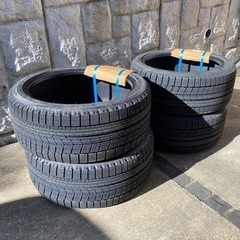 新品スタッドレス　235 40 R18  未使用品