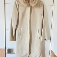 【ネット決済・配送可】女性用ロングコート(衿にフォックスの毛皮付き)
