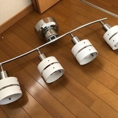 【無料】シーリングライト照明器具