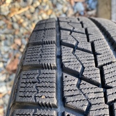 スタッドレスホイール付きセット　アクア　ヴィッツ　フィールダー　