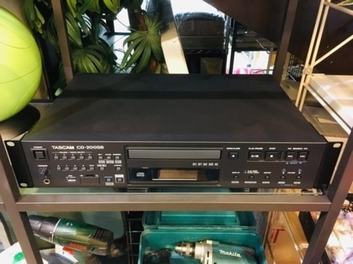 中古品 TASCAM 業務用CDプレーヤー