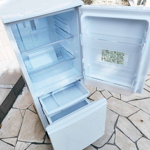 ✨⛄✨リニューアル大セール❕✨⛄✨2019年式SHARP⛄SJ-D14E-W137L✨2ドア冷凍冷蔵つけかえどっちもドア★耐熱100度のトップテーブル。電子レンジをのせて使える。1126-17 ✨⛄✨