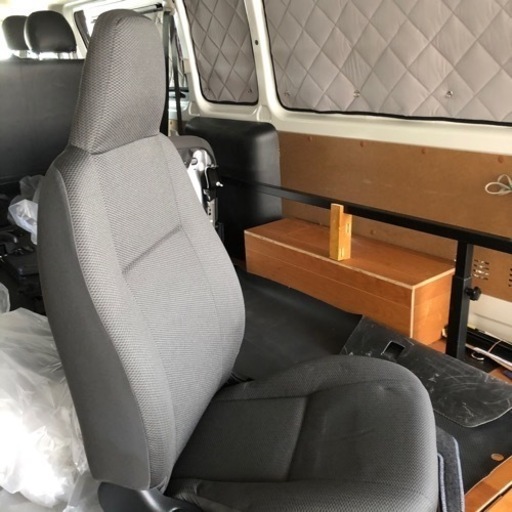 ハイエース6型DXGLパッケージ、運転席、助手席シート