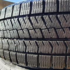 スタッドレスタイヤ　ブリザック　215/60R/16 