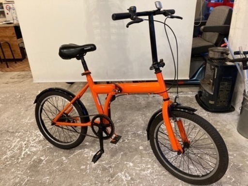 【ノーパンクタイヤ】20インチ折りたたみ自転車　オレンジ