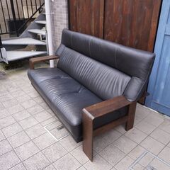 karimoku(カリモク家具)のダンテ 本革3人掛けソファです。モダンなハイバックタイプのアーム付トリプルソファーはゆったりとした快適な空間を演出します♪肘掛はサイドテーブルにも！①BL225