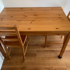 IKEAダイニングテーブル(長辺110㎝、短辺73㎝)