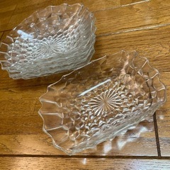 ガラス製の皿　5枚セット