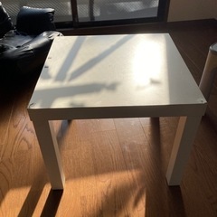 IKEAのローテーブル