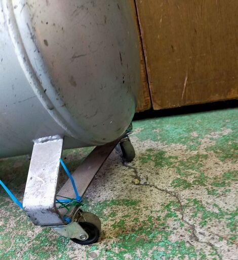 SHINKO 新興製作所 エアコンプレッサー BPC-9KC 50/60Hz 最高9kg/CM2