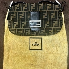 【ネット決済】フェンディ ショルダーバック FENDI マンマバ...