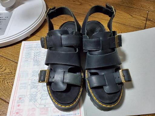 Dr.Martensサンダル
