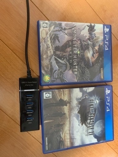 PS4初期(500GB)とELECOM拡張( 235GB)とソフト付き