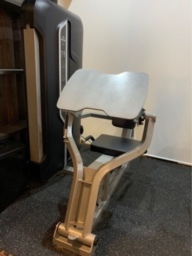 トレーニング器具　レッグプレス