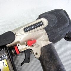 日立工機 55mm 常圧 仕上釘打機 NT55M2 ケース付き 日立 仕上げ釘