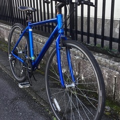 ＜整備・動作車＞クロスバイク momentum・モーメンタム サイズ・480㎜・シマノ外装3×8段変速。新品交換部品多数・お手入れ済で乗って帰れます