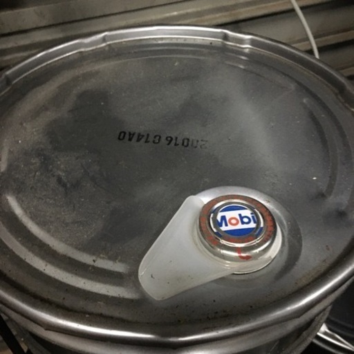 モービル デルバックスーパー 15W-40 ほぼ2缶分