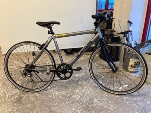 【26インチ】クロスバイク　6段変速　ガンメタ 26インチ】クロスバイク 6段変速 ガンメタ