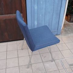 AP Stolen(APストーレン)社のHans J. Wegner(ハンス・J・ウェグナー)デザインAP37カストラップチェア。ダイニングチェアにもおススメのモダンな椅子！③BL308