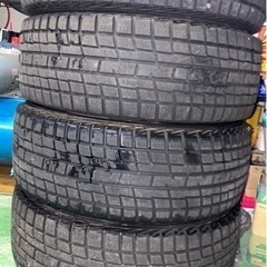215/55r17 スタッドレス ゼロクラウンに履いてました！