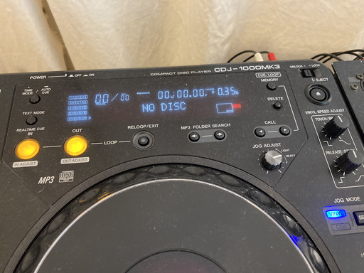 テクニクスターンテーブル2台、パイオニアCDJとパイオニアミキサー希望