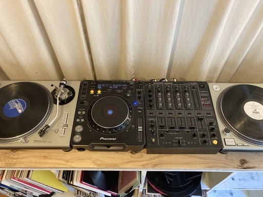 テクニクスターンテーブル2台、パイオニアCDJとパイオニアミキサー希望あればモニタースピーカー
