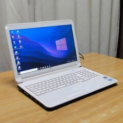 爆速！超美品 LIFE BOOK AH56/E 15.6インチCore i7 メモリー8GB SSD 240GB（新品）Win10 pro Office 2019 pro搭載 ブルーレイドライブ WiFi Webカメラ装備 爆速！超美品 LIFE BOOK AH56/E 15.6インチCore i7 メモリー8GB SSD