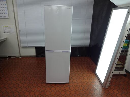 ID 992954　冷蔵庫　２ドアアイリスオオヤマ162L　凹み　２０２０年製　KRD16L-W